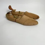 Embauchoirs perfecta en cèdre avec languette en cuir taille 46 Vadrouille