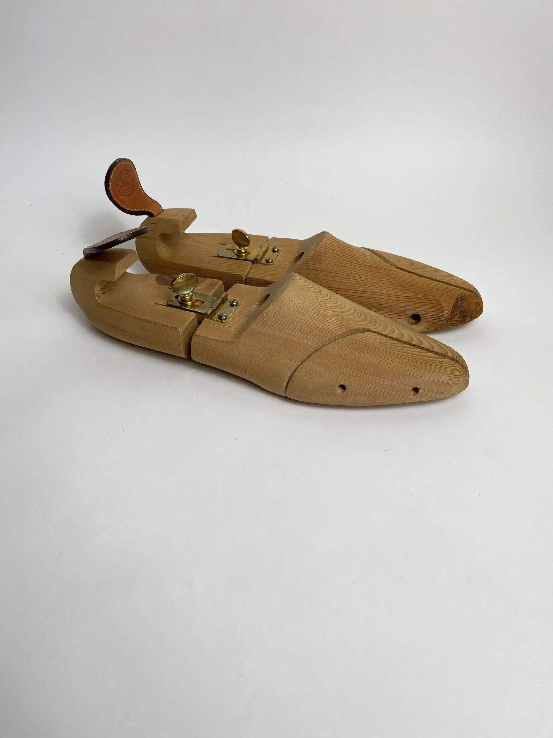 Embauchoirs perfecta en cèdre avec languette en cuir taille 46 Vadrouille