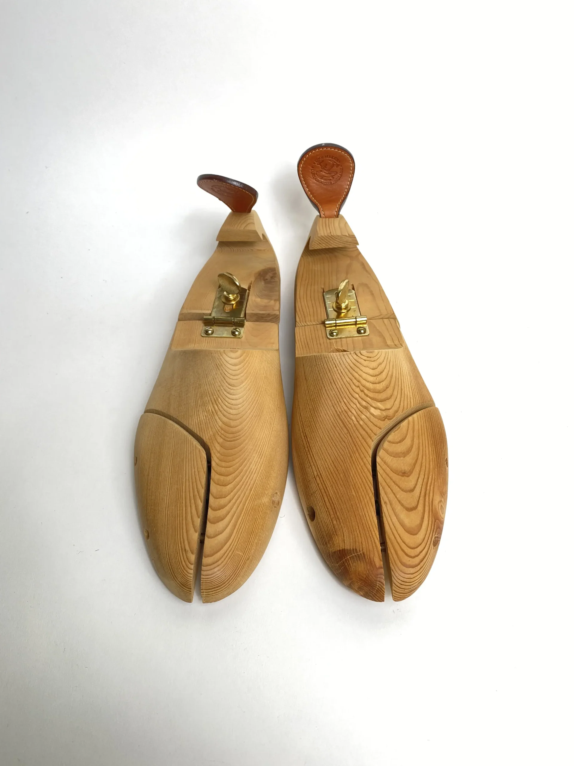 Embauchoirs perfecta en cèdre avec languette en cuir taille 46 Vadrouille