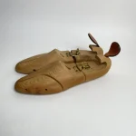 Embauchoirs perfecta en cèdre avec languette en cuir taille 46 Vadrouille