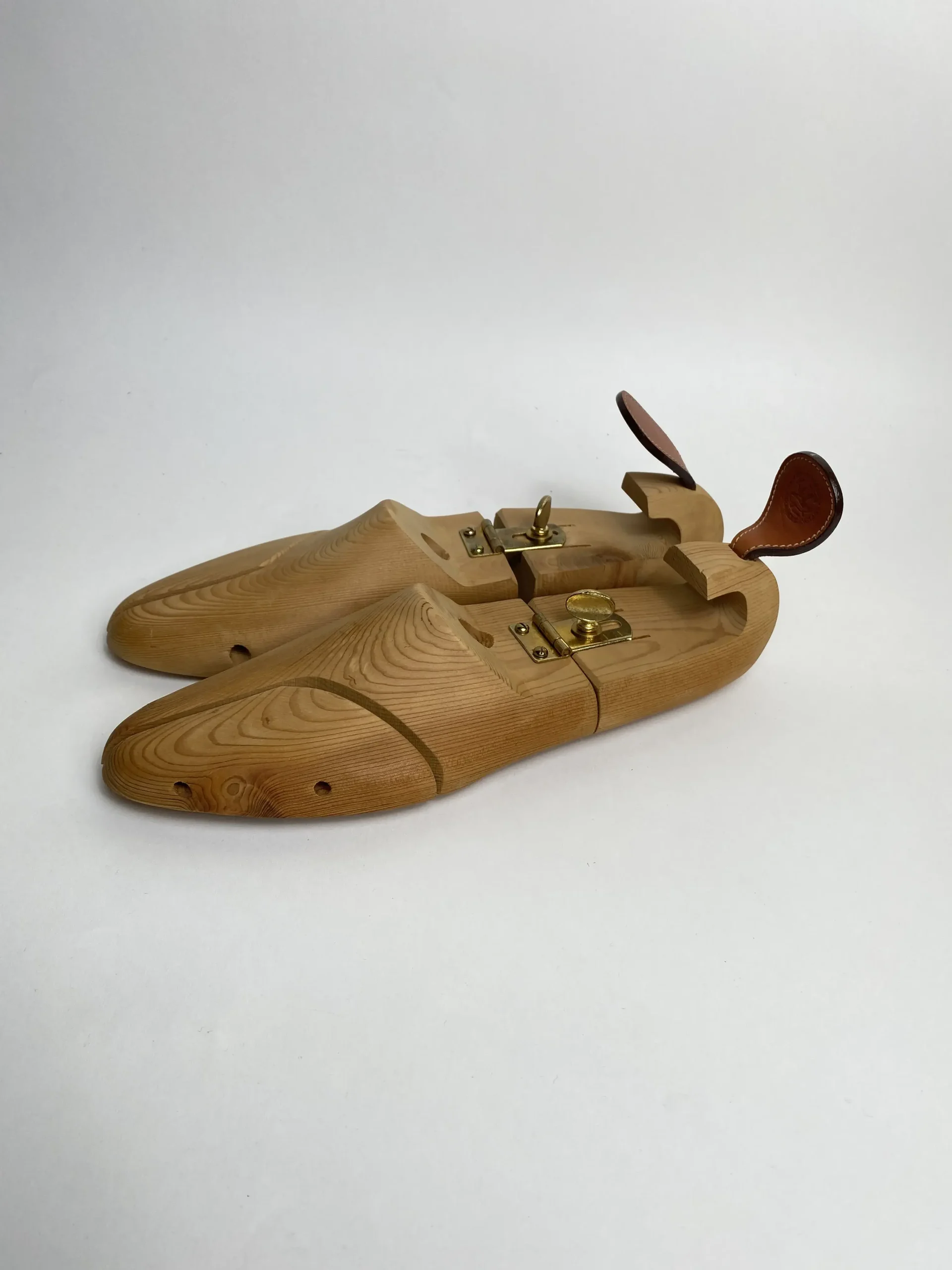 Embauchoirs perfecta en cèdre avec languette en cuir taille 46 Vadrouille